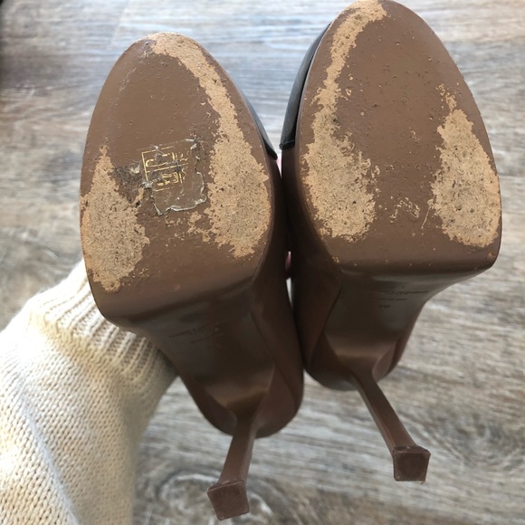 Yves Saint Laurent Neutral Leather Pumps - Picture 8 of 9